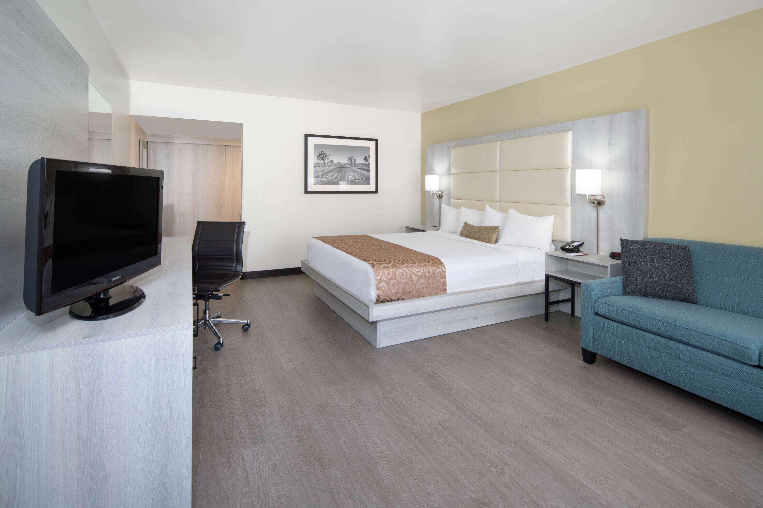 รามาดา บาย วินด์แฮม เบอร์แบงก์ แอร์พอร์ต Hotel ภายนอก รูปภาพ