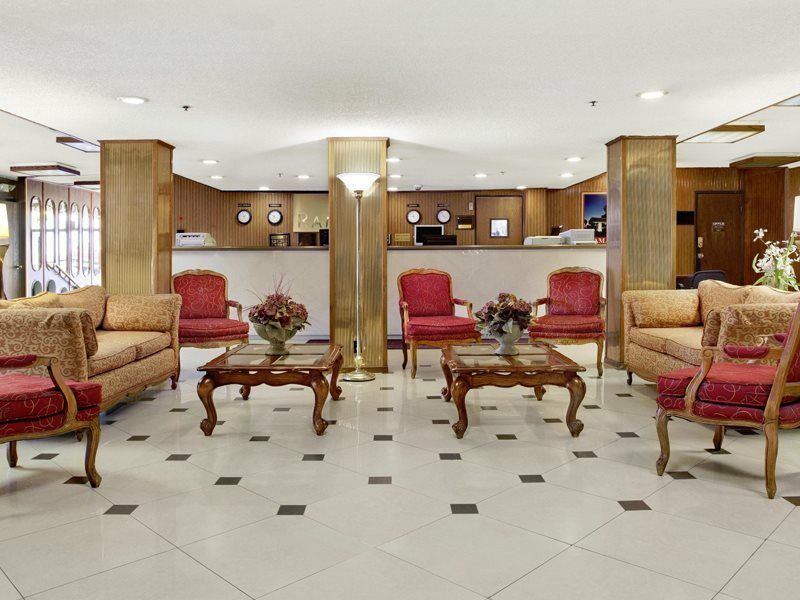 รามาดา บาย วินด์แฮม เบอร์แบงก์ แอร์พอร์ต Hotel ภายนอก รูปภาพ